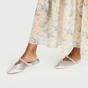 Birdies Silver The Swan Pointed Toe Flats Sz 7.5